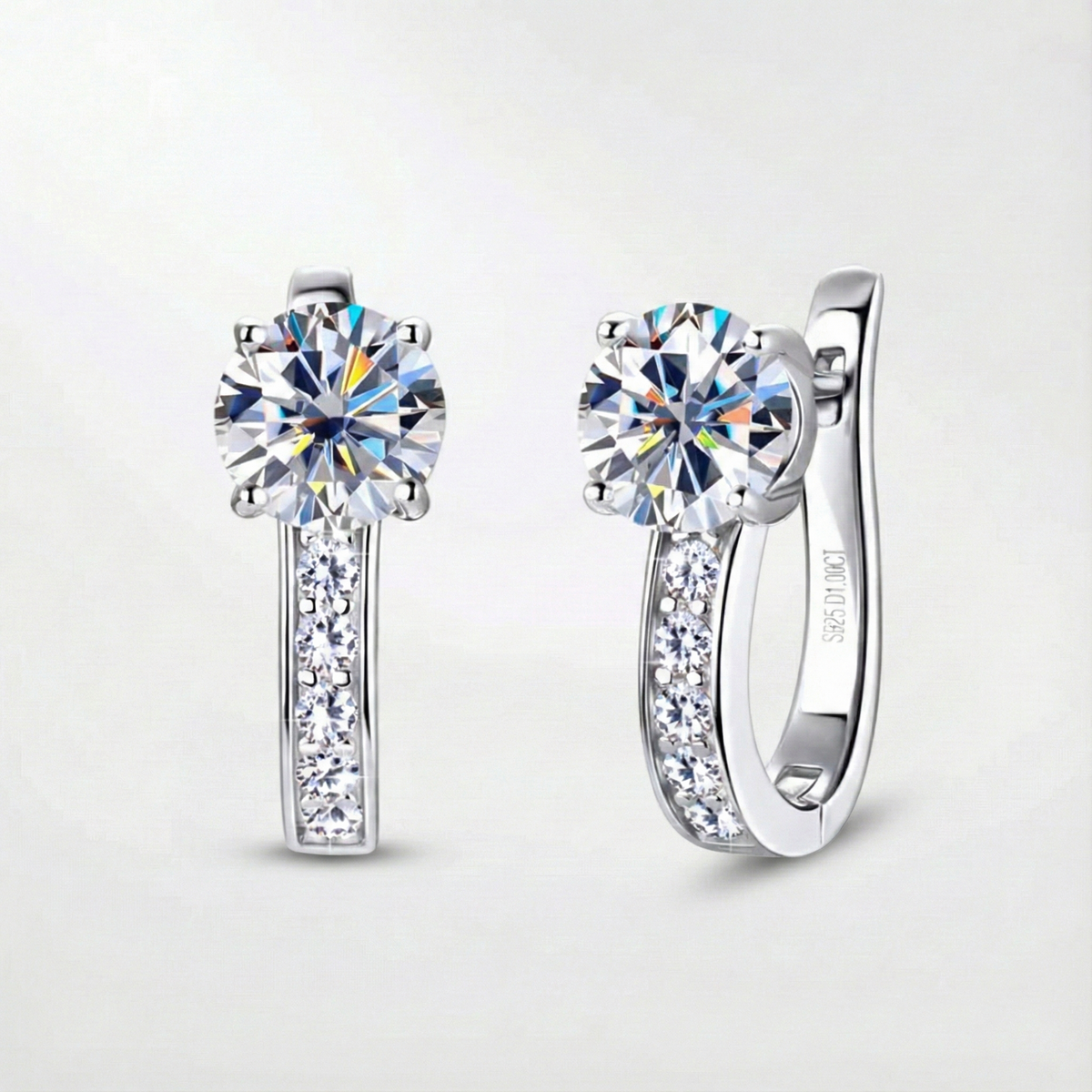 Orecchini a cerchio con moissanite a canale