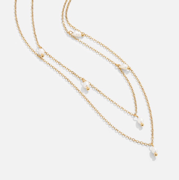 Tanja – Collana a strati in oro con maglia moderna.