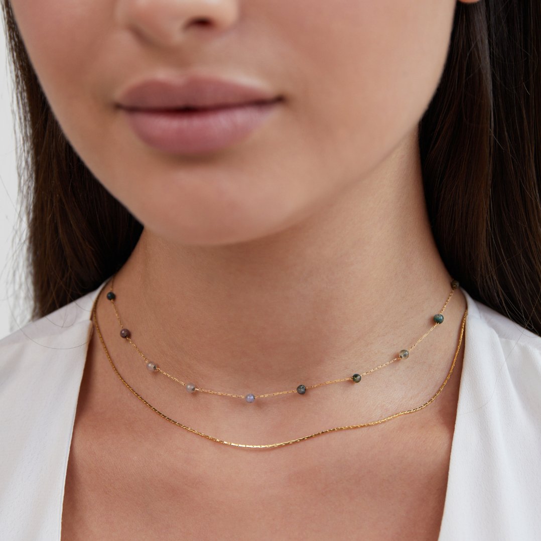 Katharina – Collana dorata con pendente rettangolare