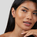 Marianne – Orecchini in argento con silhouette sottile