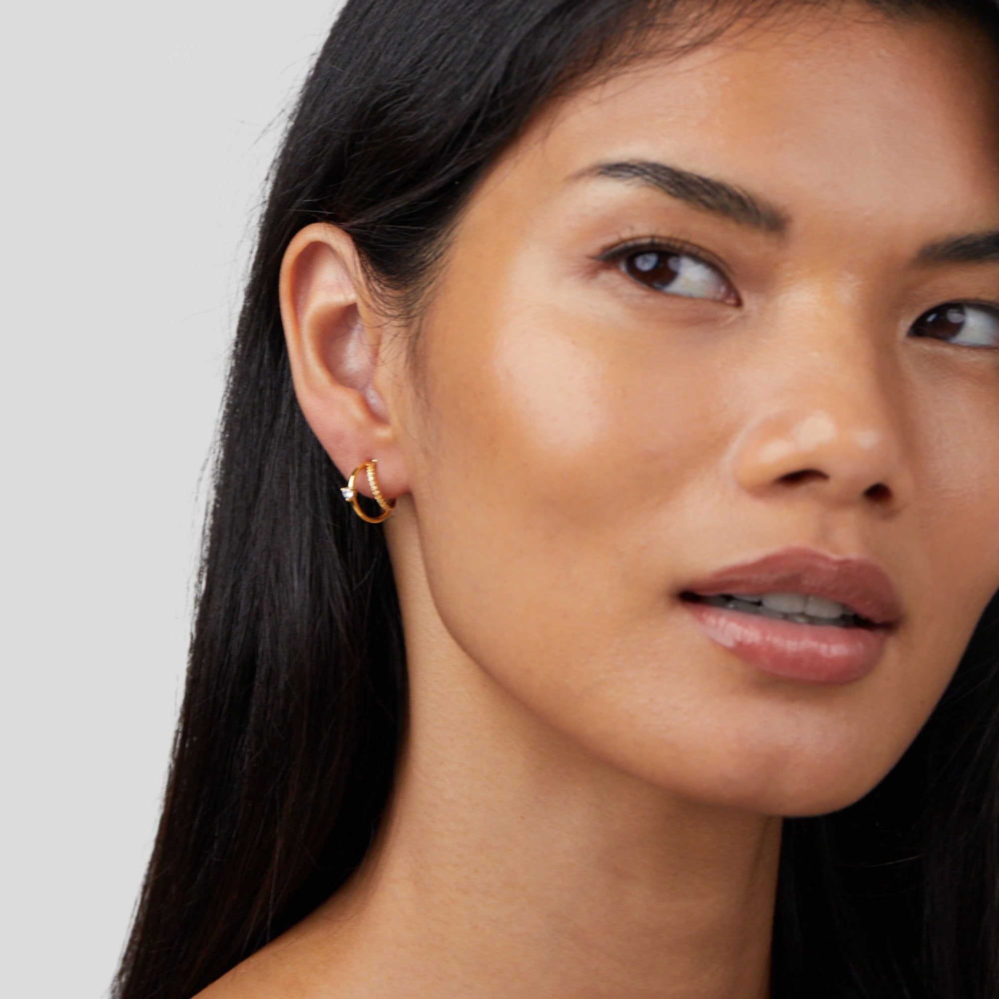 Marianne – Orecchini in argento con silhouette sottile