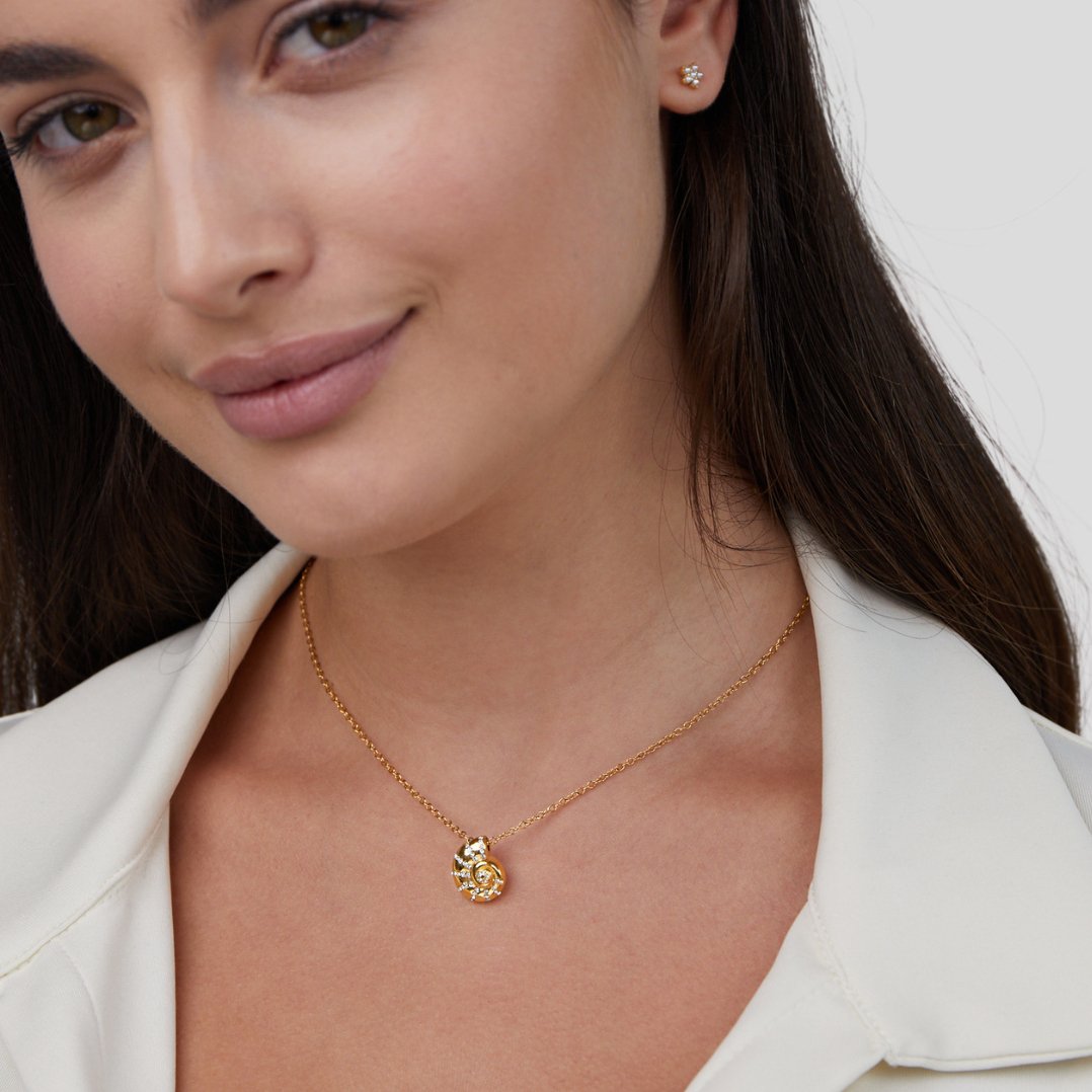 Verena – Collana dorata con struttura a cuore
