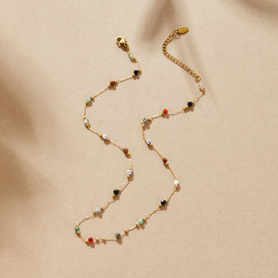 Helmina – Catenina dorata colorata con accenti smaltati