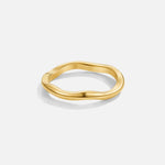 Emilia – Anello di fidanzamento con forma chiara e strutturata