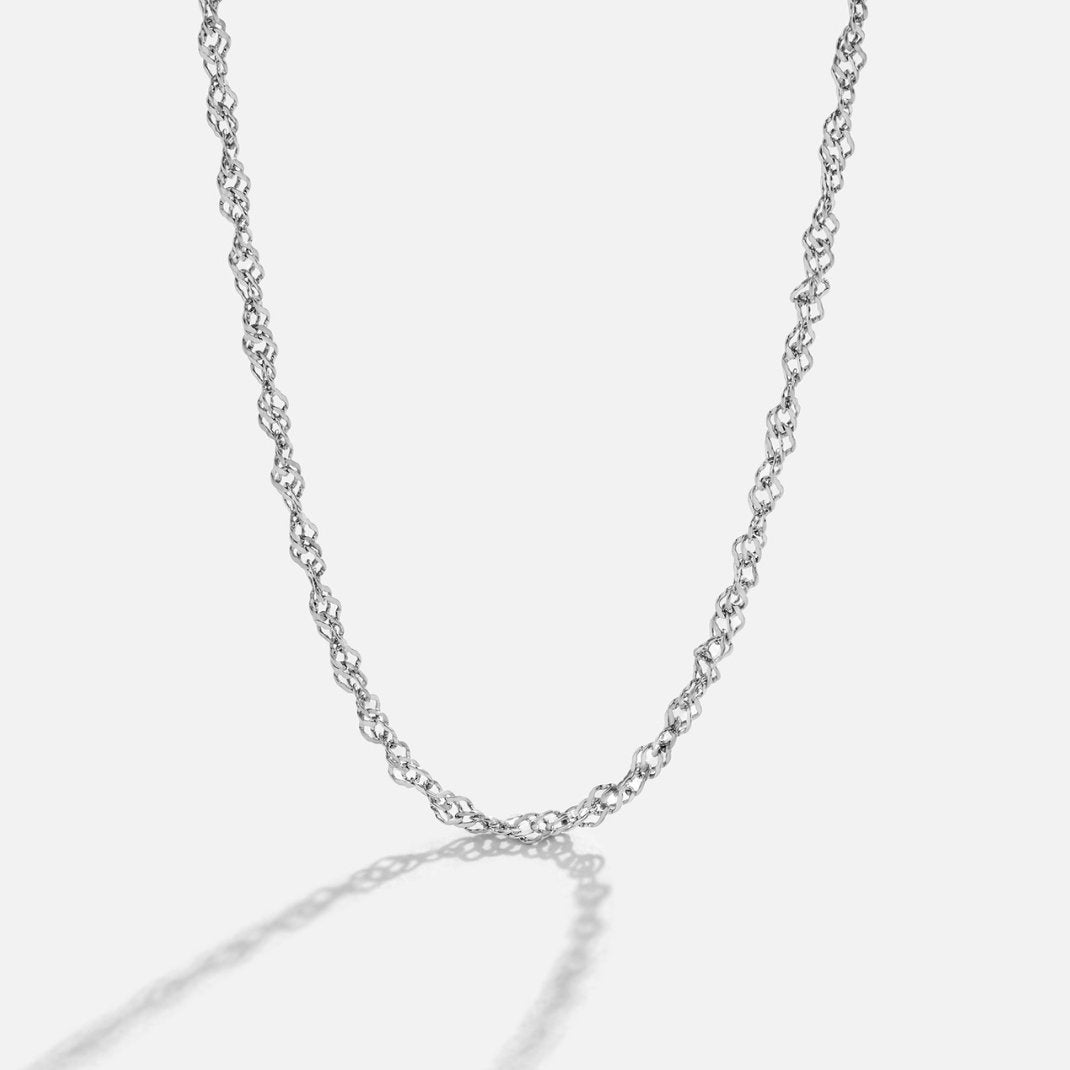 Mariana – Collana dorata con placchetta e perla
