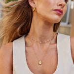 Klara – Collana dorata doppia con accenti di perle