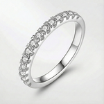 Anello nuziale con moissanite