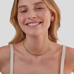 Elisa-Marie – Collana dorata delicatamente curva