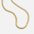 Elisa-Marie – Collana dorata delicatamente curva