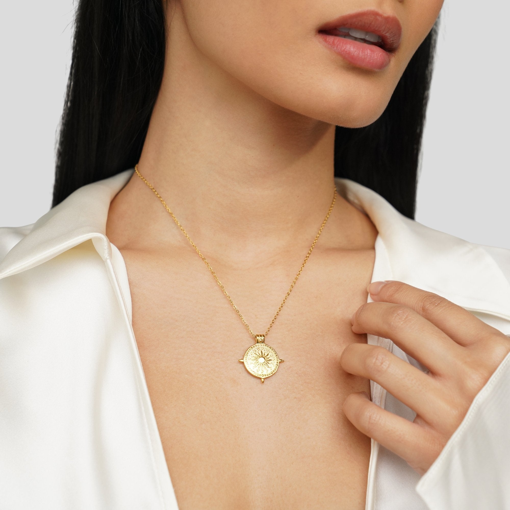 Anna – Catena geometrica in oro con struttura.
