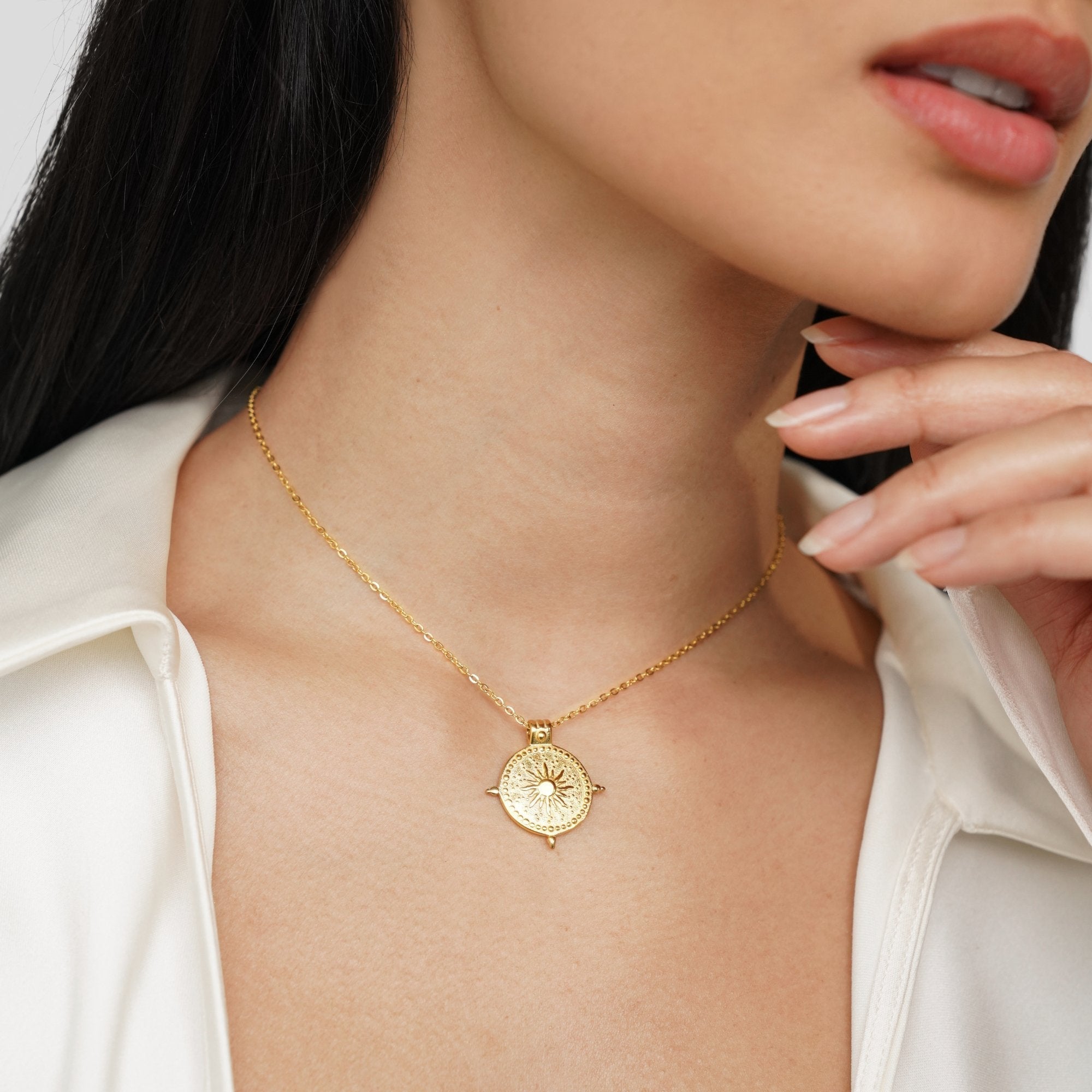 Anna – Catena geometrica in oro con struttura.