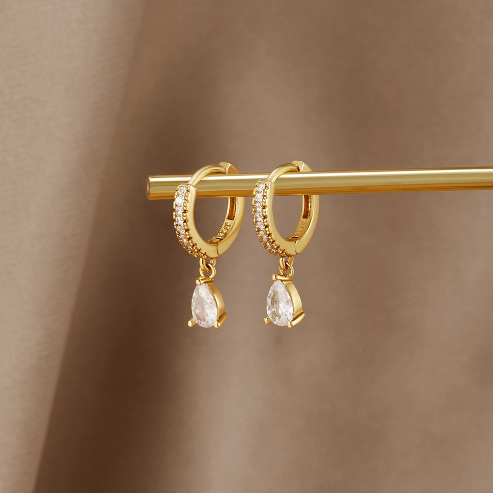 Magdalena – Orecchini in argento con cerchio aperto.