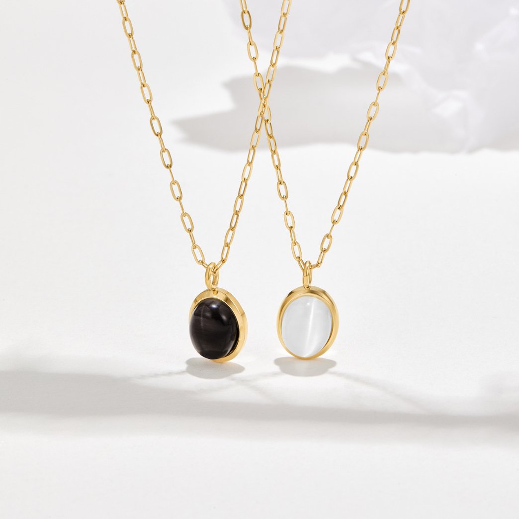 Marina – Collana dorata con pietra blu